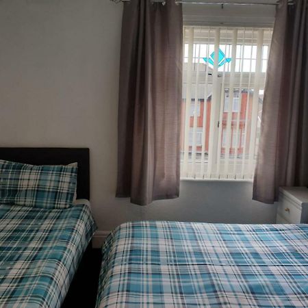 Kings Court Families & Couples Bed & Breakfast Blackpool Bagian luar foto