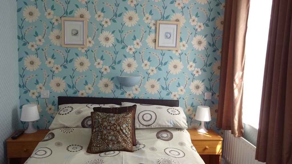Kings Court Families & Couples Bed & Breakfast Blackpool Bagian luar foto