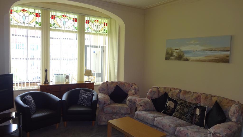 Kings Court Families & Couples Bed & Breakfast Blackpool Bagian luar foto