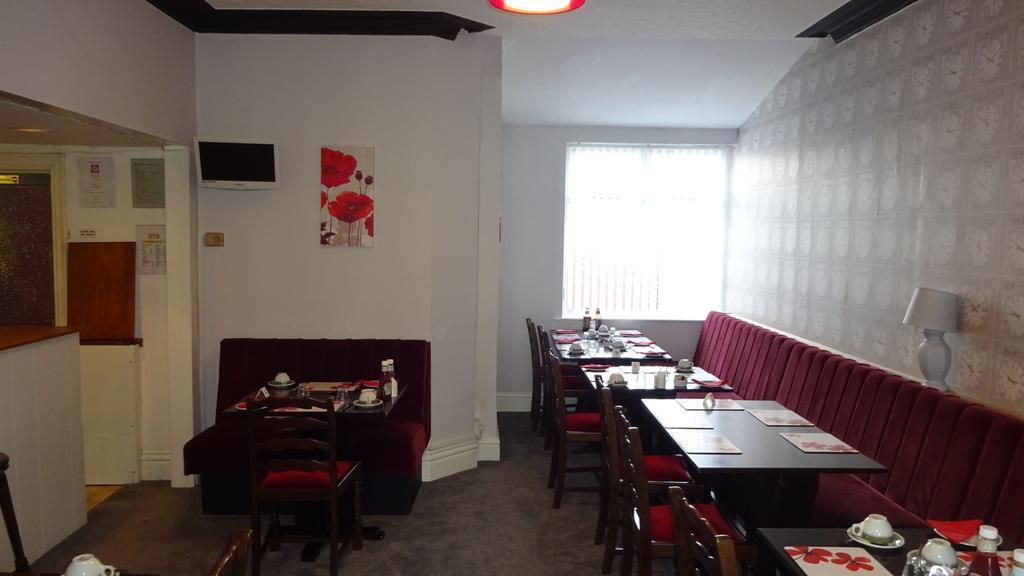 Kings Court Families & Couples Bed & Breakfast Blackpool Bagian luar foto
