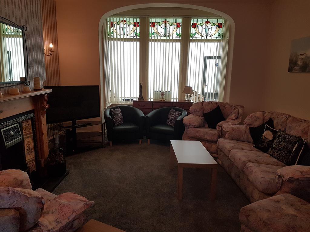 Kings Court Families & Couples Bed & Breakfast Blackpool Bagian luar foto