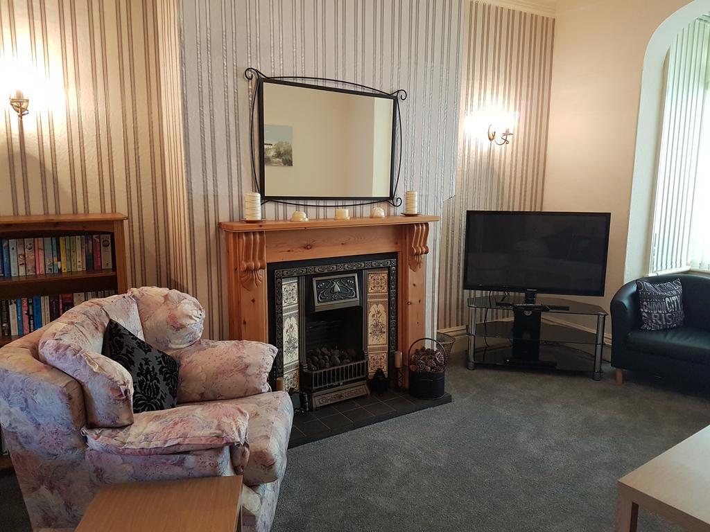 Kings Court Families & Couples Bed & Breakfast Blackpool Bagian luar foto