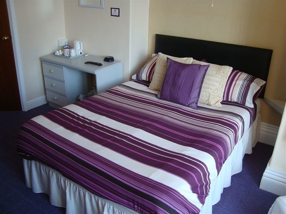 Kings Court Families & Couples Bed & Breakfast Blackpool Bagian luar foto