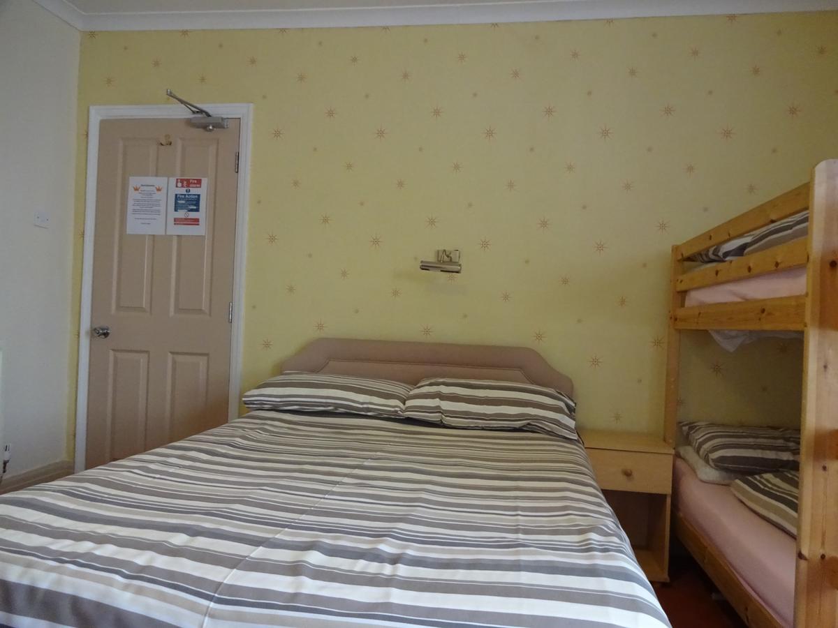 Kings Court Families & Couples Bed & Breakfast Blackpool Bagian luar foto